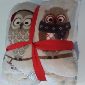 Owl Design Throw Pillow & Blanket Gift Set